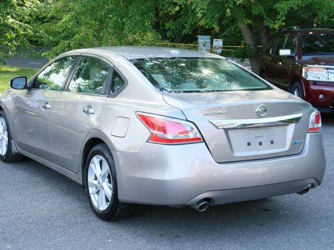 Used 2014 Nissan Altima 2.5 SL w/ Technology Package FWD image 5