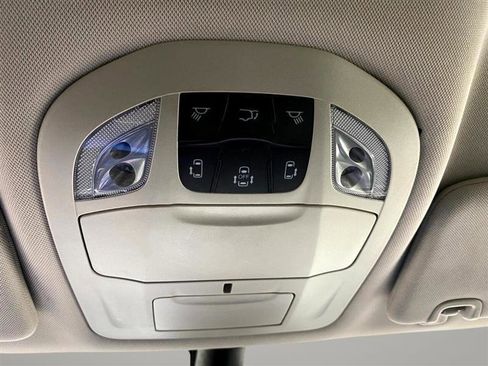 Used 2022 Chrysler Voyager LX FWD image 13