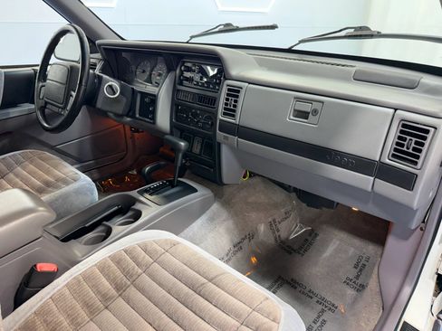 Used 1995 Jeep Grand Cherokee Laredo AWD/4WD image 11