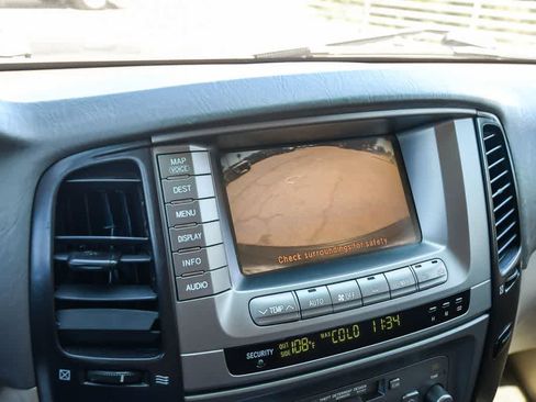 Used 2006 Toyota Land Cruiser AWD/4WD image 27
