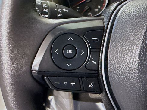 Used 2019 Toyota RAV4 XLE Premium image 10