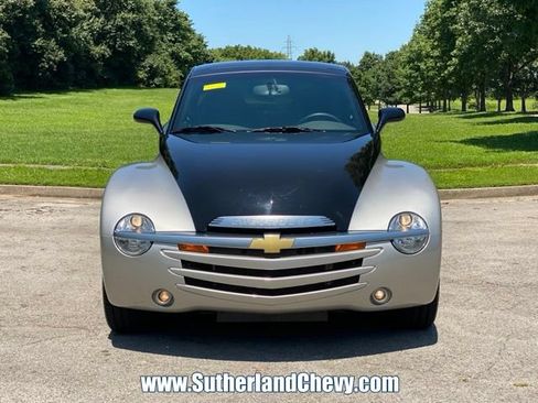Used 2006 Chevrolet SSR w/ Preferred Equipment Group RWD image 10