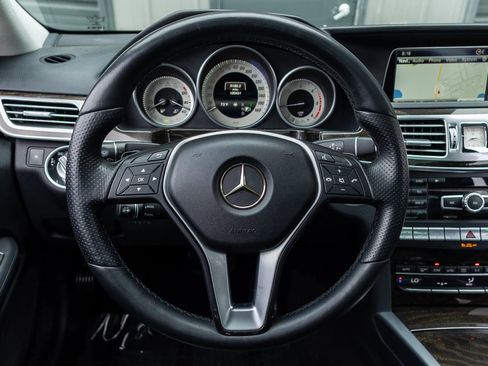 Used 2014 Mercedes-Benz E 250 BlueTEC 4MATIC Sedan image 17