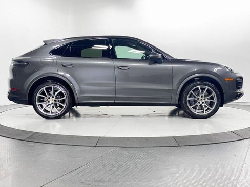 Used 2023 Porsche Cayenne Base image 32