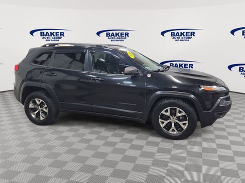 Used 2016 Jeep Cherokee Trailhawk w/ Cold Weather Group AWD/4WD image 8