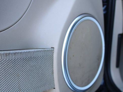 Used 2015 Volkswagen Beetle R-Line image 4