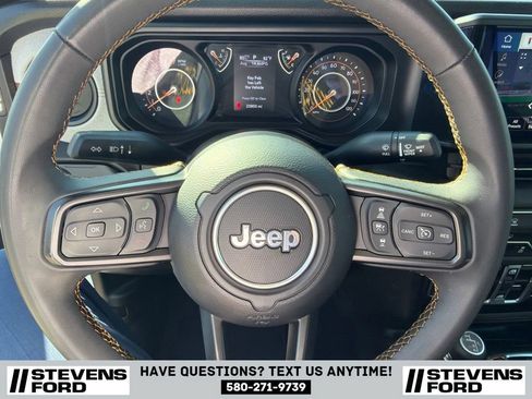 Used 2025 Jeep Gladiator Sport AWD/4WD image 22
