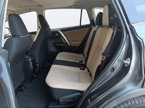 Used 2018 Toyota RAV4 XLE FWD image 30