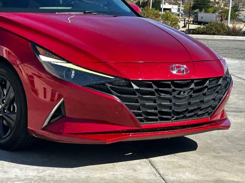 Used 2022 Hyundai Elantra SEL w/ Convenience Package FWD image 11