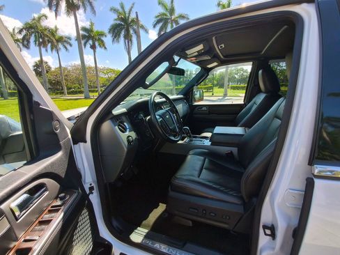 Used 2017 Ford Expedition Platinum RWD image 6