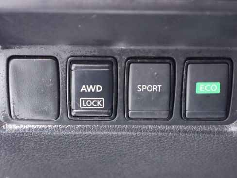 Used 2019 Nissan Rogue AWD image 12