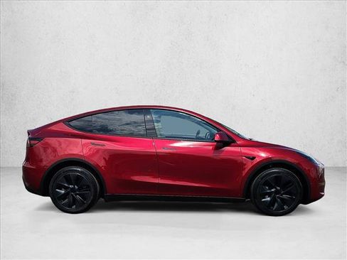Used 2024 Tesla Model Y Long Range AWD/4WD image 4