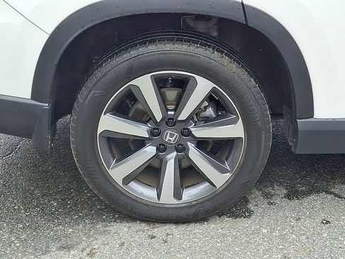 Used 2025 Honda Pilot Touring image 28