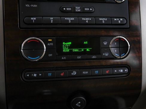 Used 2013 Ford Expedition XLT RWD image 23