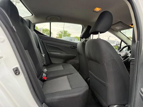 Used 2023 Nissan Versa S FWD image 8