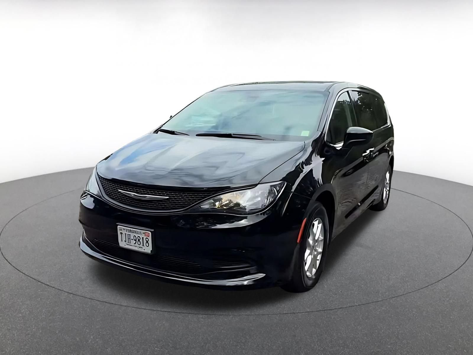 Used 2024 Chrysler Voyager LX FWD image 6