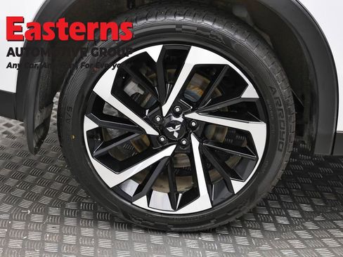 Used 2024 Mitsubishi Outlander SE AWD/4WD image 29