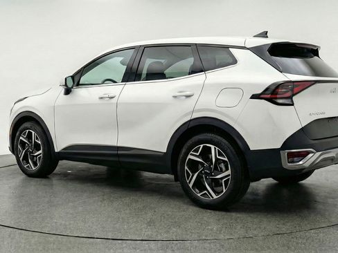 Used 2025 Kia Sportage LX image 5
