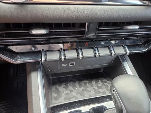 Used 2023 GMC Canyon Elevation w/ Elevation Premium Package RWD image 26