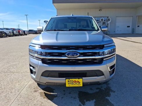 Used 2024 Ford Expedition Limited image 2