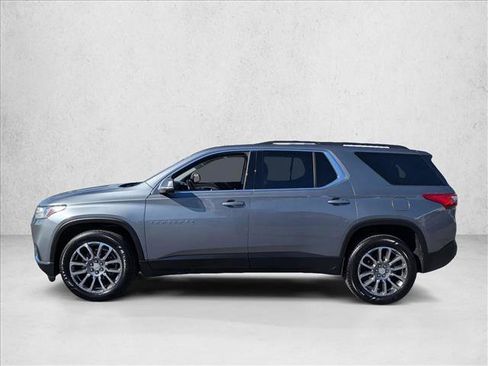 Used 2021 Chevrolet Traverse LT image 8