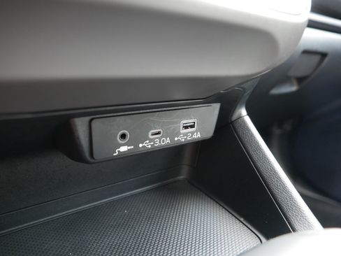 Certified 2025 Subaru Crosstrek 2.5i Premium AWD/4WD image 33