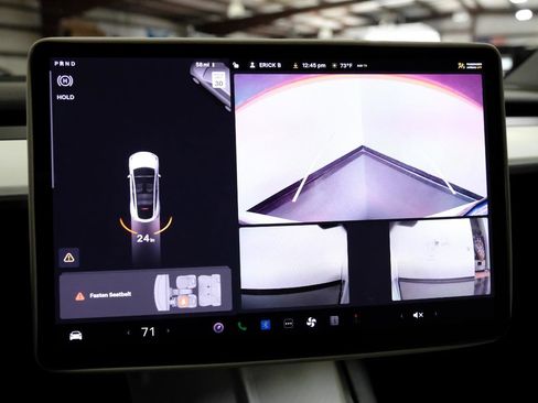 Used 2021 Tesla Model Y Performance image 17