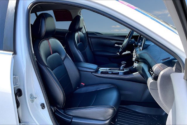 Used 2023 Nissan Sentra SR w/ SR Premium Package FWD image 28