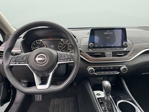 Used 2023 Nissan Altima 2.5 SV AWD/4WD image 14