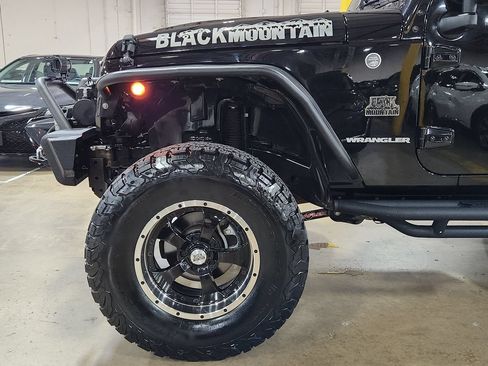 Used 2016 Jeep Wrangler Sport w/ Quick Order Package 24S AWD/4WD image 5