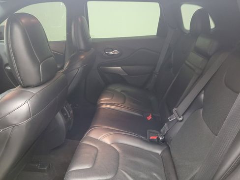 Used 2019 Jeep Cherokee High Altitude AWD/4WD image 18