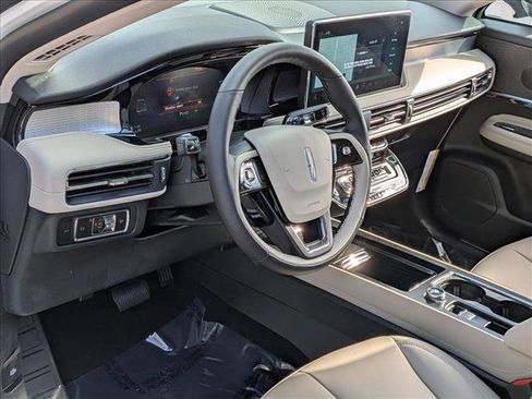 New 2026 Lincoln Corsair Premiere image 3