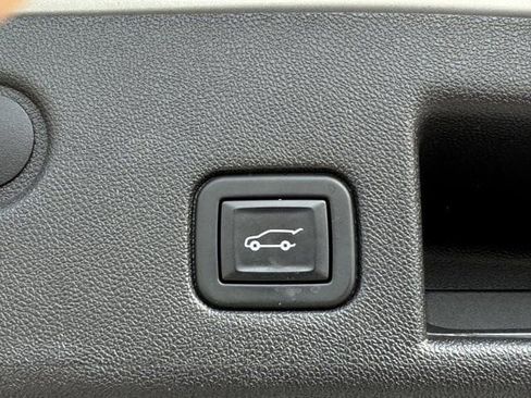 Used 2020 Chevrolet Equinox LT image 34