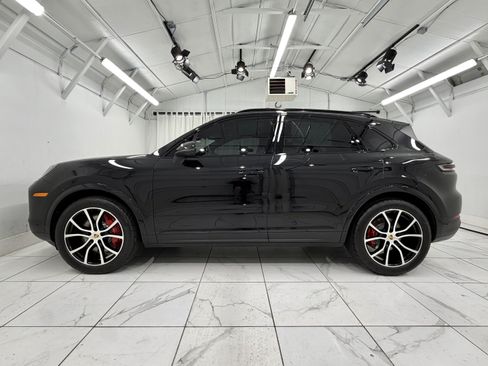 Certified 2024 Porsche Cayenne S AWD/4WD image 15