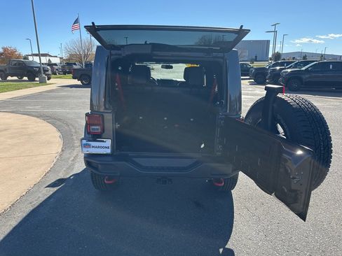 Used 2017 Jeep Wrangler Unlimited Rubicon image 19