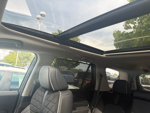 Used 2026 Honda Pilot Elite image 3