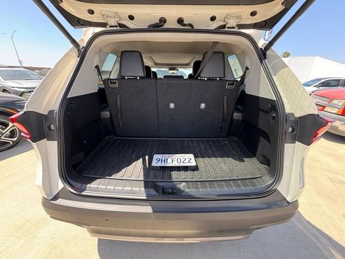 Used 2024 Toyota Grand Highlander AWD image 9