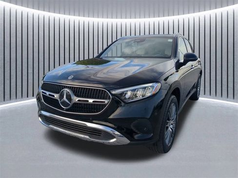 Used 2024 Mercedes-Benz GLC 300 4MATIC image 9