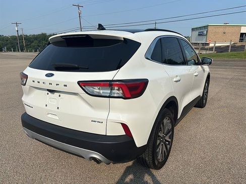 Certified 2022 Ford Escape Titanium AWD/4WD image 4