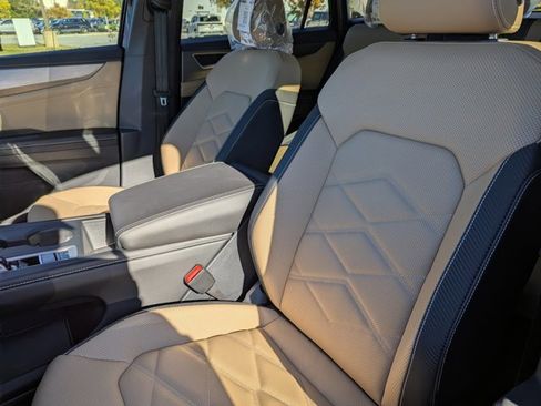 New 2026 Volkswagen Atlas Cross Sport SE image 23