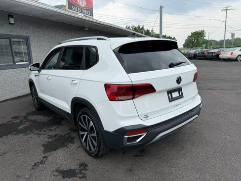 Used 2022 Volkswagen Taos SE FWD image 5
