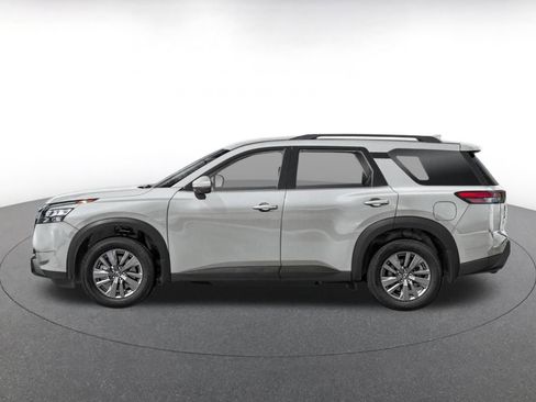 Used 2025 Nissan Pathfinder SV FWD image 3