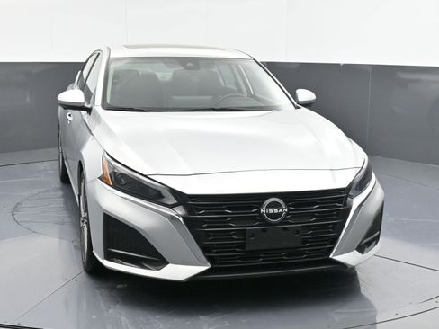 Used 2023 Nissan Altima 2.5 SL image 2