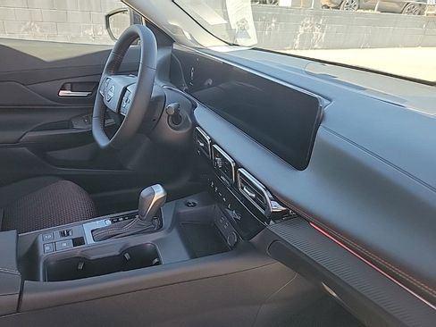 New 2026 Nissan Sentra SR w/ Floor Mat Package image 40