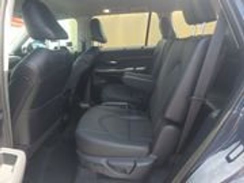 Used 2025 Toyota Grand Highlander XLE FWD image 18