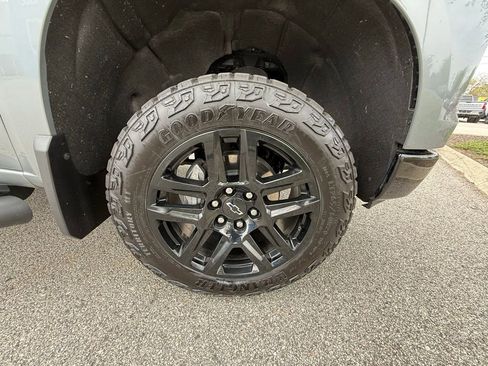 Used 2026 Chevrolet Silverado 1500 Custom Trail Boss w/ LPO, Dark Essentials Package AWD/4WD image 37