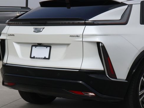 Certified 2024 Cadillac Lyriq Luxury image 10