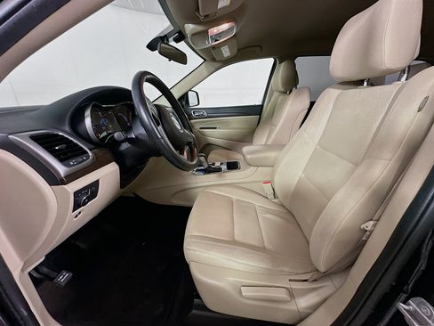 Used 2018 Jeep Grand Cherokee Laredo RWD image 13
