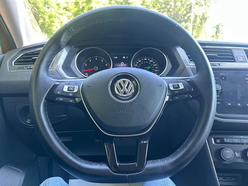 Used 2019 Volkswagen Tiguan SE AWD/4WD image 12