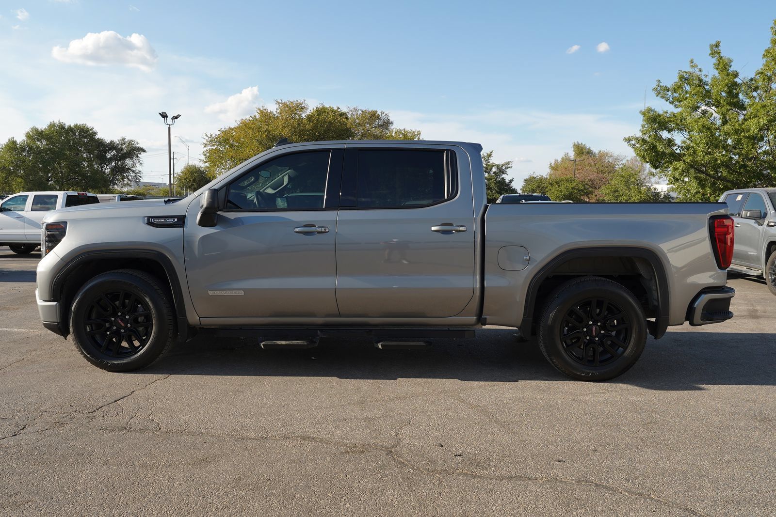 Used 2023 GMC Sierra 1500 Elevation RWD image 4